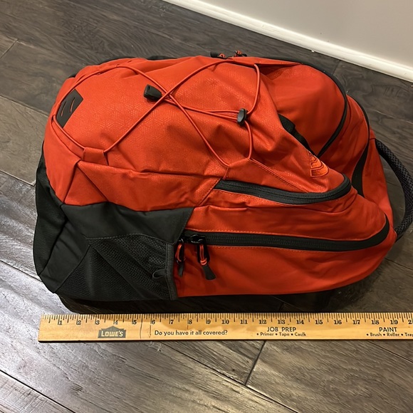 The North Face Jester Backpack 15'' Laptop School book Bag new - Picture 13 of 16